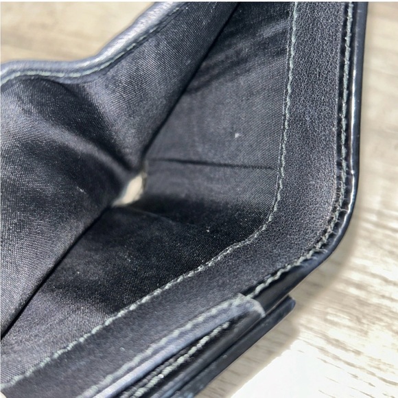 Authentic Gucci Wallet Rhinestone Comes with COA - Picture 5 of 6